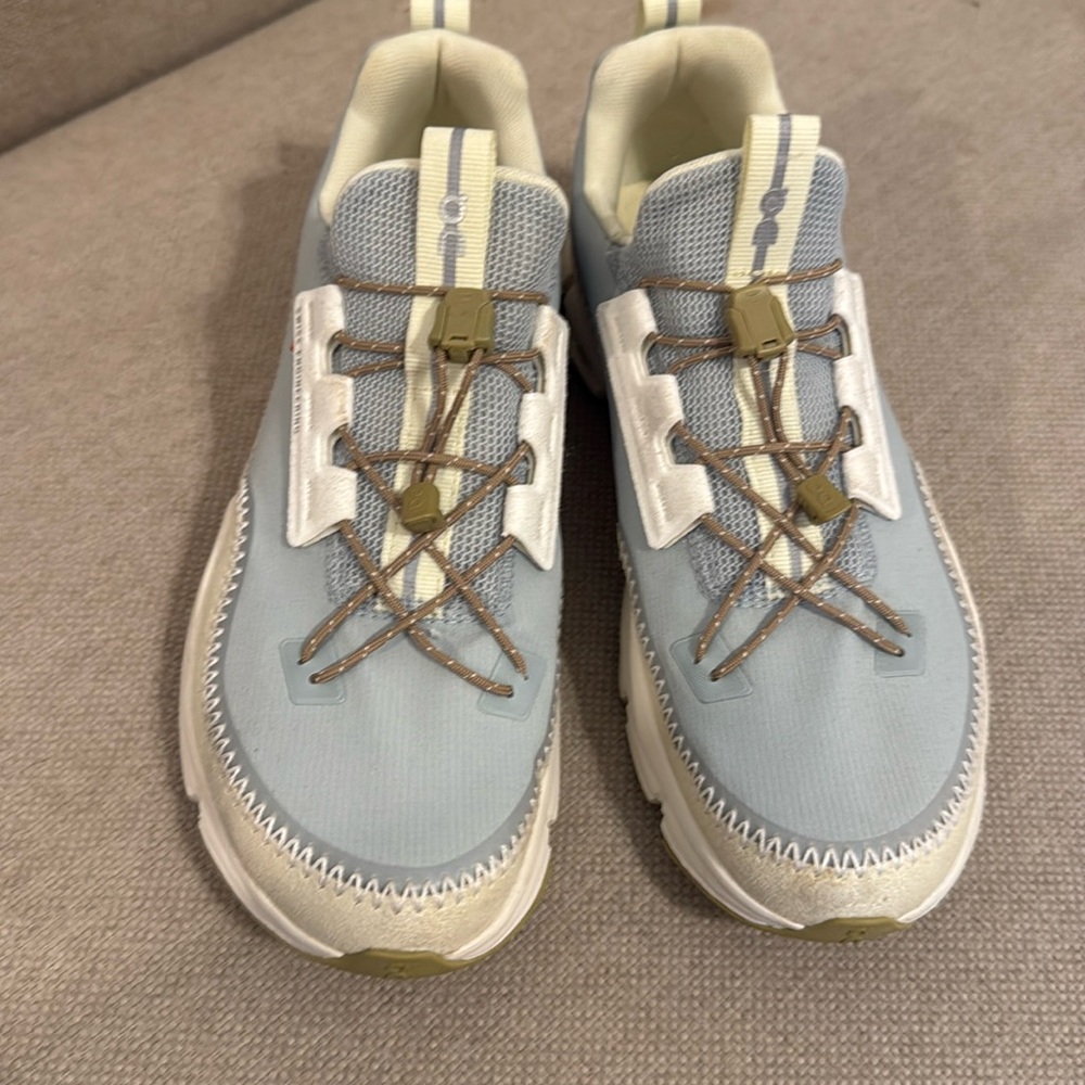 ON women’s Cloudaway